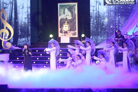 1) bích phương , hương tràm , bảo anh , miu lê , thùy chi Tái hiện chuyện tình đẹp của Lê Uyên & Phương trên sân ...