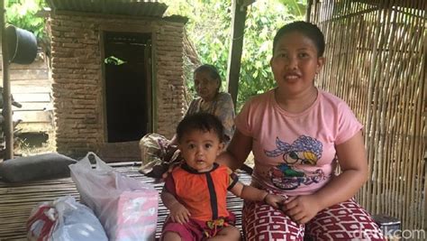 Boleh kok tapi susu formula bayi kan mahal dan sudah diformulasikan khusus untuk bayi, jadi selain mahal, mungkin manfaatnya kurang begitu didapat kalau diminum orang dewasa, dan rasanya mungkin tidak sesuai ekspektasi. Bayi Minum Kopi Karena Ortu Tak Mampu Beli Susu, Tanda ...