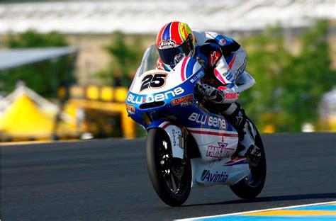 Foto por gold and goose / motorsport images em august. Le Mans MotoGP: Viñales snatches his first 125GP win from ...