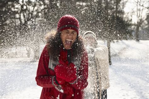take part in a snowball fight free winter date ideas popsugar love and sex photo 14
