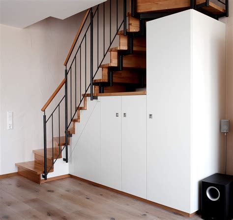 Somit brauchte ich nur die ecken für die dachschräge und die aussparung. Einbauschrank unter der Treppe von Schreinerei Holzdesign ...