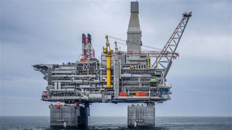 7 Of The Worlds Biggest And Baddest Offshore Structures Oil Platform