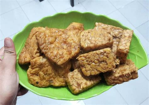 Makanan yang dibacem memiliki ciri khas, yaitu direndam dalam air gula atau garam supaya bahan makanan menjadi awet. Resep Tahu tempe bacem oleh Dapur nissa - Cookpad