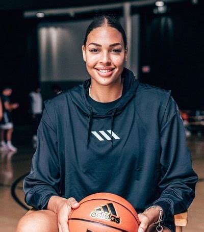 Elizabeth cambage (born 18 august 1991) is an australian professional basketball player for the las vegas aces of the women's national basketball association (wnba) and the australian opals. Liz Cambage Height, Weight, Age, Boyfriend, Family ...