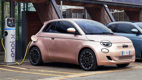 Fiat Adds 500 Electric 31 With Extra Door To Its Ev Line Up