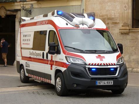 Creu Roja Rep Una Nova Ambulancia De Suport Vital Bàsic Medicalitzat