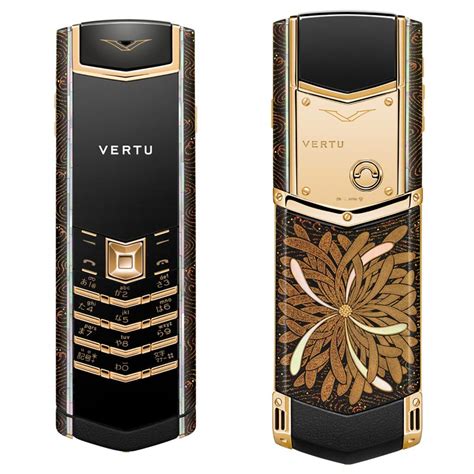 Vertu began working on a luxury mobile phone concept as early as 1998 and four years later the company shipped its first product, the signature, from its headquarters. Vier Vertu Gold-Handys in Japan vorgestellt - richtigteuer.de