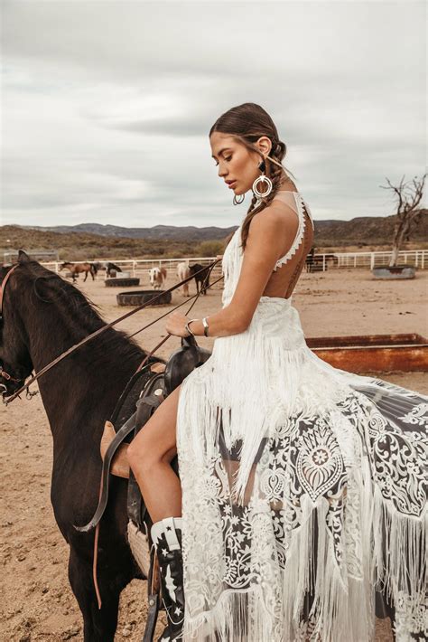 Conserve Money With These Great Wedding Event Tips Ranch Wedding Dress Western Wedding