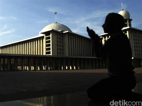 Minimal sakit demam , flu, batuk semua orang pasti pernah. Doa Kesembuhan untuk Orang Sakit dalam Islam Sesuai Sunnah