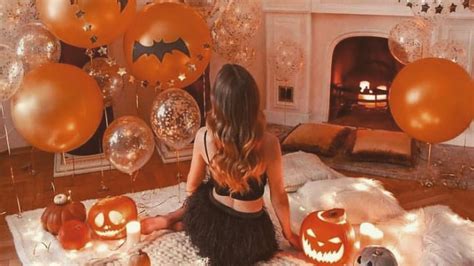 How To Achieve The Perfect Cozy Inside Halloween Decor