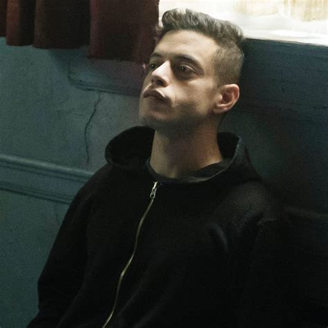 Season 2 opens 30 days after the hack, now known as the five/nine hack. Mr. Robot Recap: The Logic Bomb