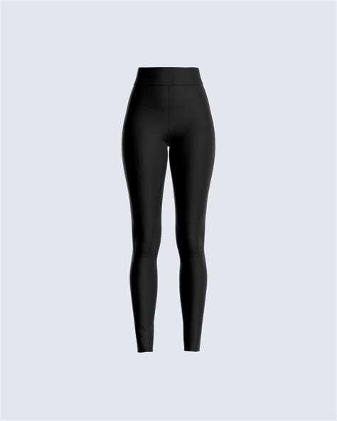 show off your snatched waist in these high waisted leggings perfect for an everyday look 🥵 high