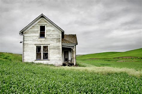 Abandoned Victorian House In Farm Field Photograph By Randall Roberts