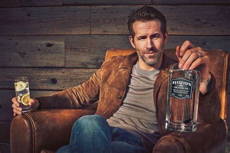 Alles zu ryan reynolds (*1976) bei kino.de · hier findest du alle filme von ryan reynolds, biografie, bilder und news · kino.de. Ryan Reynolds guarda la ginebra y promociona el jugo de ...