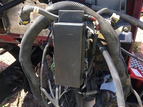 Brand new kenworth t680 truck driver installed his cb radio all by himself was confused as to why it didn t work justrolledintotheshop. 2019 Kenworth T370 Fuse Box Location - Wiring Diagram Schemas