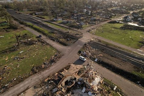 National After Least 11 Dead After Tornadoes Tear Across Midwest
