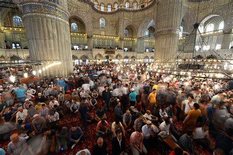 روزه‎ rūzeh — «пост» и тур. Muslims around the world celebrate Eid al-Fitr | | Al Jazeera