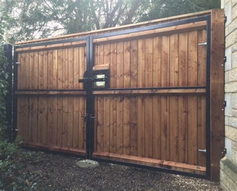 Raise & manage healthy animals. Steel Frame Driveway Gates - Oakfield UK Ltd - Peterborough Fencing Company