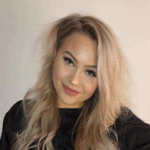 Kalian juga harus mengetahui ya sobat angela grace viral ini bukan hanya di apliaski tiktok saja akan tetapi, dirinya kini jika dalam seminggu yang lalu sempat memuncaak posisi trending paling atas terkait dengan kata kunci angela grace zip dan angel grace casino, maka untuk minggu ini. Social Media Celebrities >> TikTok(Musical.ly)- Notednames