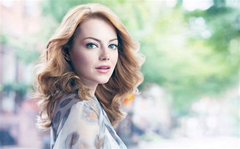 Emma Stone Widescreen Wallpapers