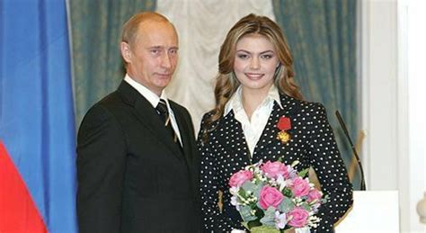 Alina Kabaeva Amante Di Vladimir Putin è Nascosta In Svizzera