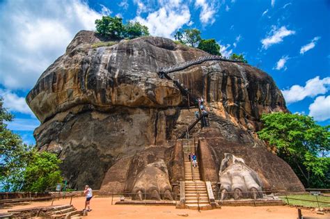 Top 15 Of The Most Beautiful Sites In Sri Lanka