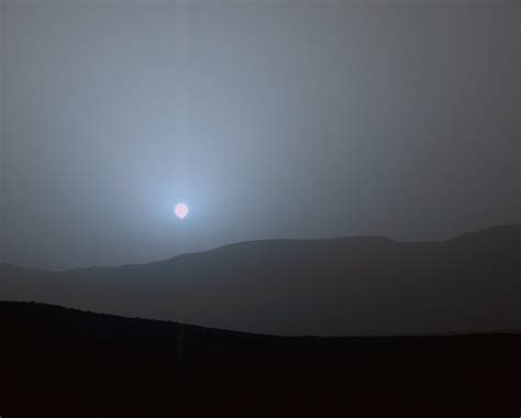 Nasas Curiosity Rover Captures Blue Sunset On Mars The Lakewood Scoop