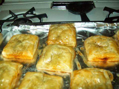 Pintamos con huevo los pastelitos hechos. Cuban-American in Ohio: Pastelitos De Carne (Meat Pastries)