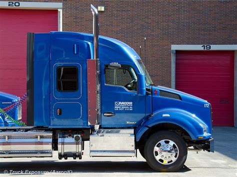 Kenworth T880 52 Midroof Sleeper 2014 Paccar Technical Ce Flickr