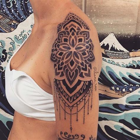 41 most beautiful shoulder tattoos for women stayglam shoulder tattoos for women shoulder
