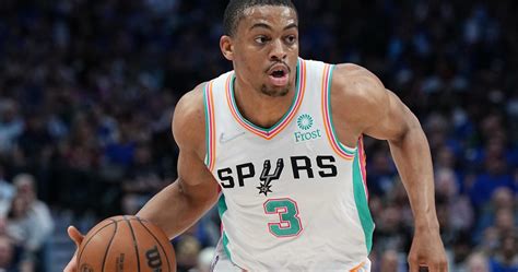 Spurs' Keldon Johnson to Miss Start of Training Camp with Shoulder