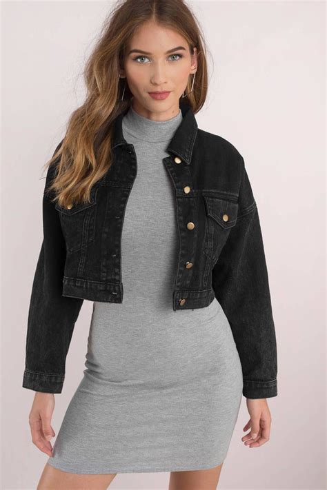 يُعتبر الجاكيت الجينز المصمم بقياس واسعoversized jacket. جاكيت جينز قصير , اجمل جواكت جينز قصيره - فنجان قهوة