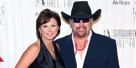 Who Is Tricia Lucus Country Star Toby Keiths Wife Has Been With Him