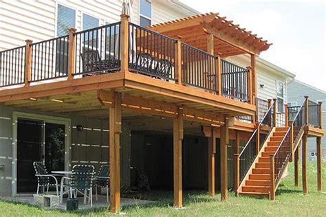 Second Floor Deck With Screened In Porch Design And Stairs 2019
