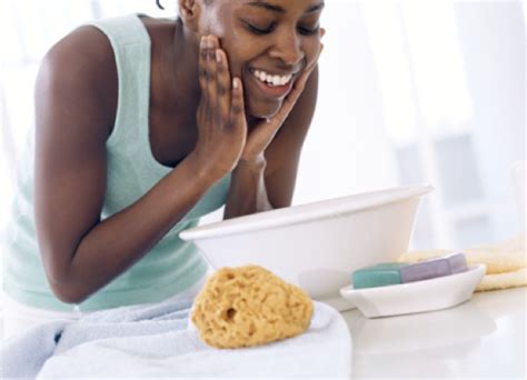 We recommend washing hair a few days before you plan on coloring, and avoid using products like dry shampoo, mousse, or anything with heavy oils until after you color. Skin Care Regimen for Black Women | My Natural Black Hair