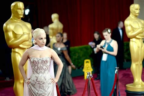 lady gaga a surprise guest at the oscars news 4y