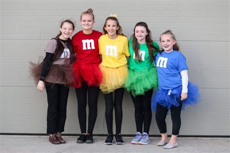 50 Best Friend Halloween Costumes For Bffs 2024 Parade
