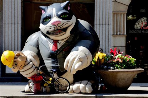 Fat Cat Balloon Strangling Construction Worker In Chicago Illinois