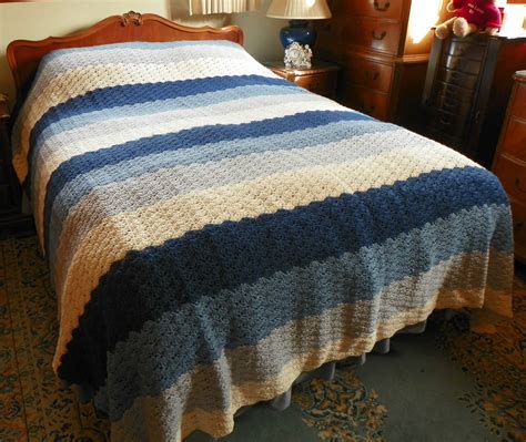 Queen Sized Shell Pattern Crochet Bedspread