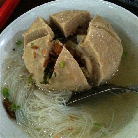 Order now and get it delivered to your doorstep with grabfood. Bakso Rudal | Food, Pork, Meat