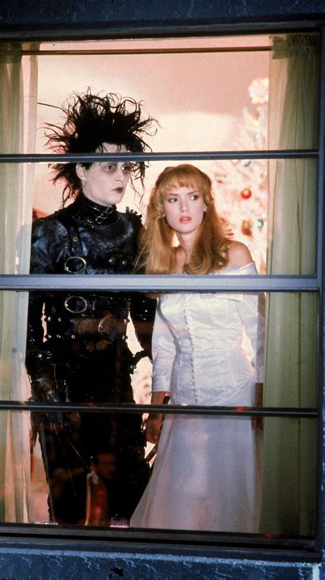 The 6 Most Iconic Moments Of Edward Scissorhands