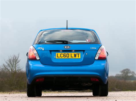 The 2011 kia rio is not as modern or youthful as the mazda mazda2 or toyota yaris, nor does it offer electronic traction and stability control. KIA Rio Hatchback specs & photos - 2009, 2010, 2011 ...