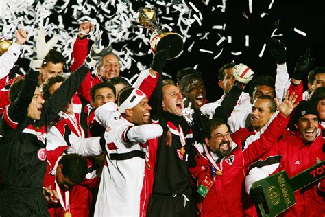 Mit starken leistungen beim fc sao paulo hat sich flügelflitzer anthony auf den radar zahlreicher topklubs geschossen, darunter borussia dortmund, fc bayern münchen und rb leipzig. Pele's Santos, Zico's Flamengo and the Brazilian clubs who ...