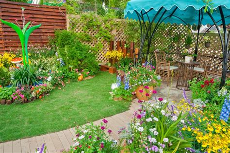 75 Colorful Ideas For Landscaping Our Flower Garden