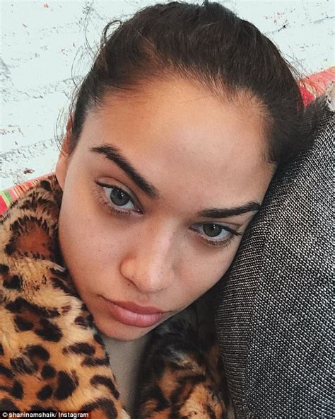 Shanina Shaik Looks Flawless In Makeup Free Photo Daily Mail Online