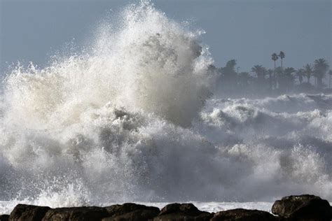 Giant Waves Hit California Coast Cause Injuries And Flooding The