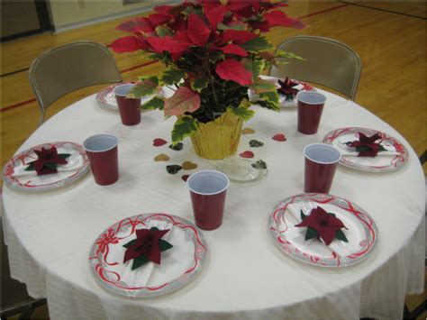 Christmas decoration has been an intrinsic part of christmas celebrations. Diamond And Jewelry Ideas: the 2011 funny christmas dinner ...