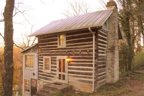 Located in a beautiful and natural setting near great smoky mountains national park, the most visited national park in the nation. Eversong cabin - Nashville, TN | Eversong is located at ...