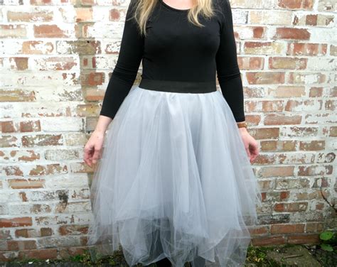 Easy Diy Tulle Skirt With A Hanky Hem Tea And A Sewing Machine