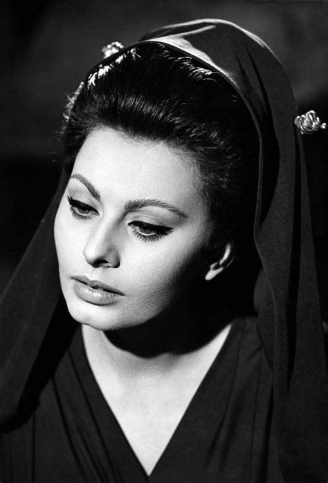 Sophia Loren Photo